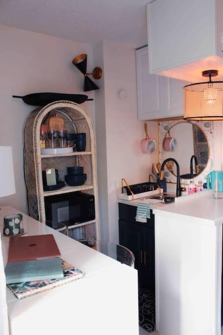 Seashore Waikiki Studio 1 Block From A Beach No Resort Fees Honolulu Exteriör bild