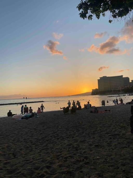 Seashore Waikiki Studio 1 Block From A Beach No Resort Fees Honolulu Exteriör bild