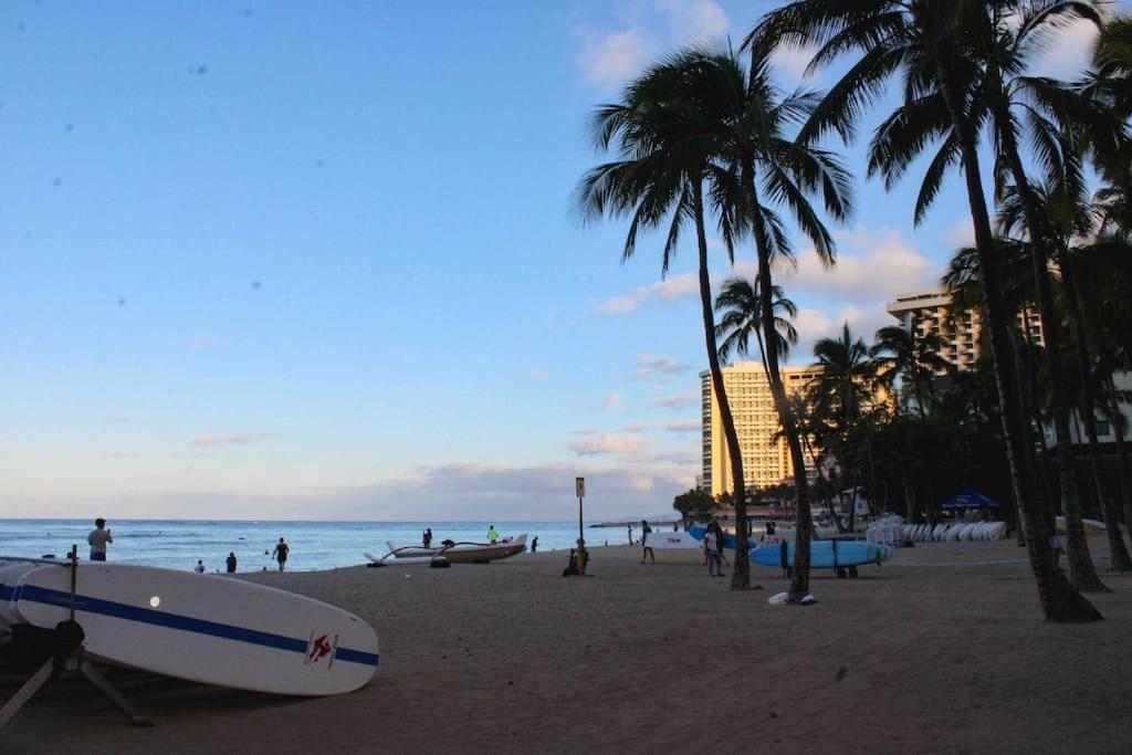 Seashore Waikiki Studio 1 Block From A Beach No Resort Fees Honolulu Exteriör bild